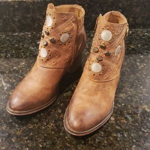 Western Boot Size 7 Women Shoe